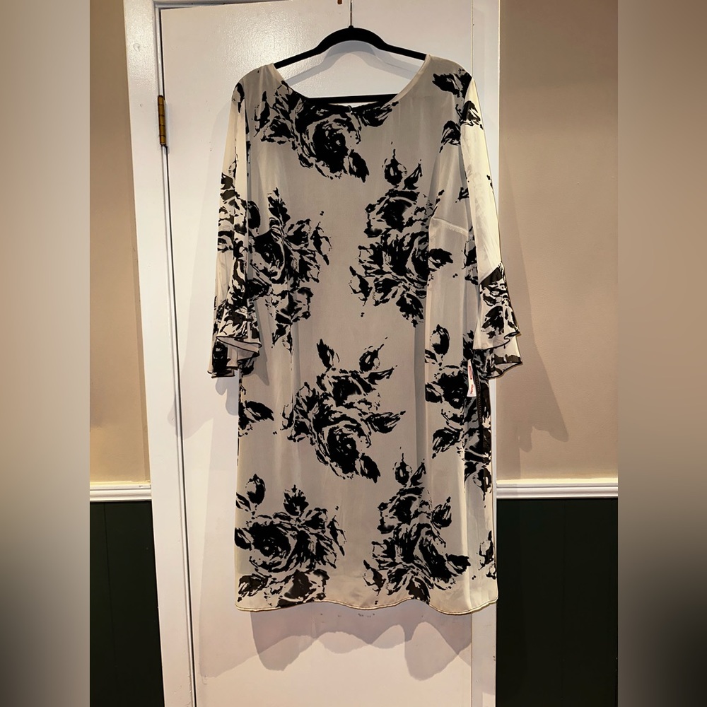 Plus Classy Black and White dress